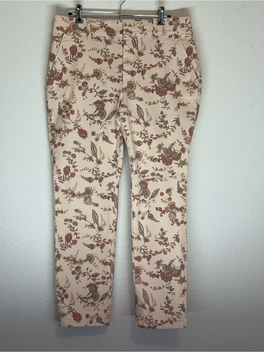 Garden Inspired LOFT Cream Pants with Olive and Peach Floral Motif size 10